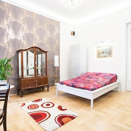 N40 By Small Home Budapest Exterior photo