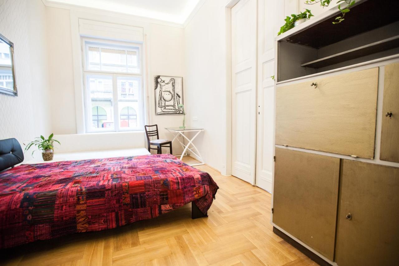 N40 By Small Home Budapest Exterior photo