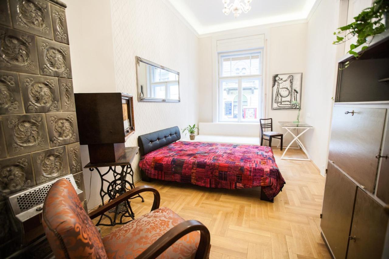 N40 By Small Home Budapest Exterior photo